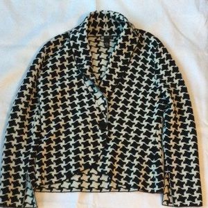 Black & White houndstooth wool sweater. Medium